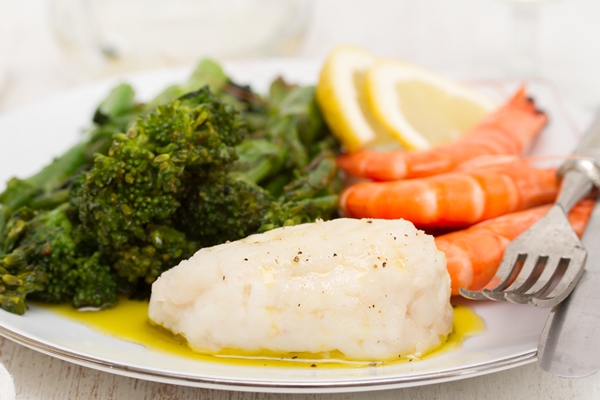 boiled fish with greens and shrimps on white dish - Щука разварная под соусом с картофелем