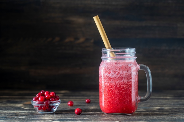 cranberry and cowberry smoothie in mason jar - Брусничный напиток