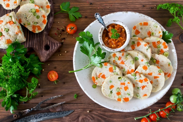 fish roll roulade with green peas and carrots - Рулет из рыбного фарша, постный стол
