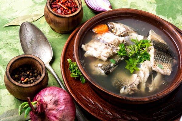 fish soup in plate - Щука по-еврейски