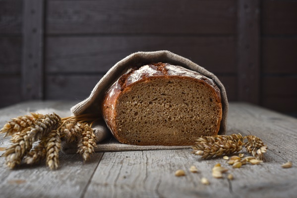 fresh rye flour bread with wheats - Дарьин квас с мятой