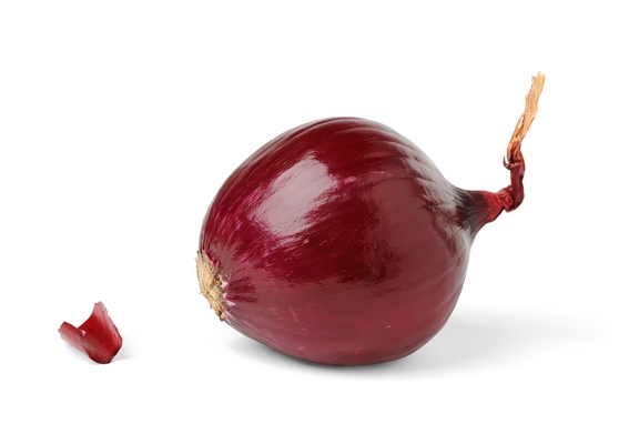 one peeled red onion isolated on white - Лещ, фаршированный кислой капустой
