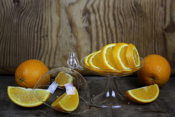 orange fruit wooden background - Смузи с семенами льна