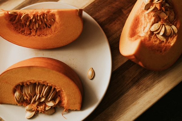 pumpkin slices for thanksgiving dinner food photography - Тушёный картофель с тыквой