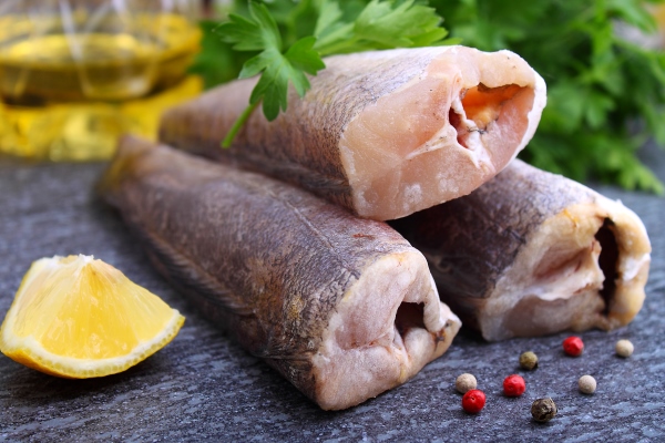 raw fish hake - Треска, маринованная с чесноком, постный стол