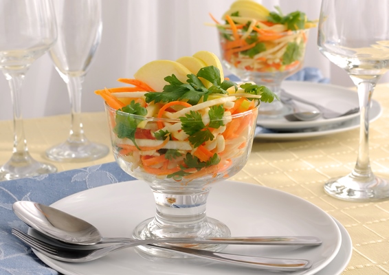 salad of celery root and leaf carrot and apple - Салат из лука-порея, сельдерея и моркови