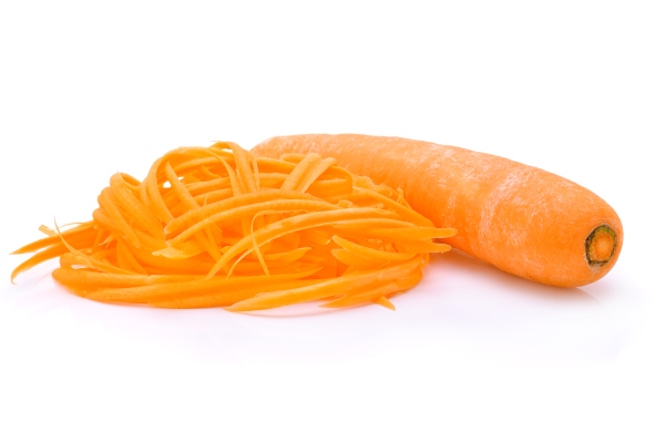 sliced carrots isolated on white - Суп грибной, постный стол