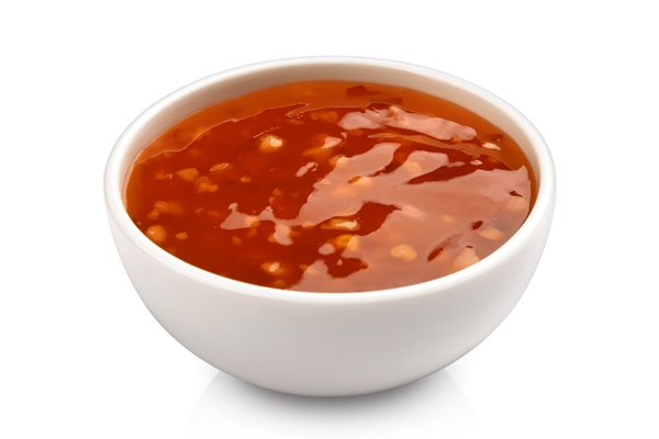 sweet and sour sauce isolated on white - Кисло-сладкий постный соус