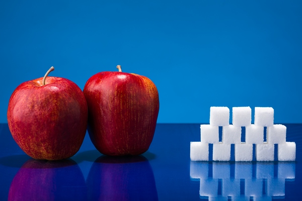 two red apples and sugar - Оладьи постные с яблоками