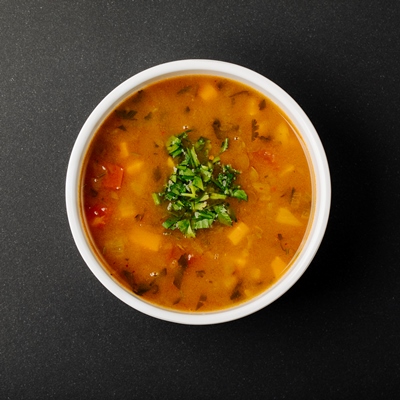 Постный суп из чечевицы с баклажанами