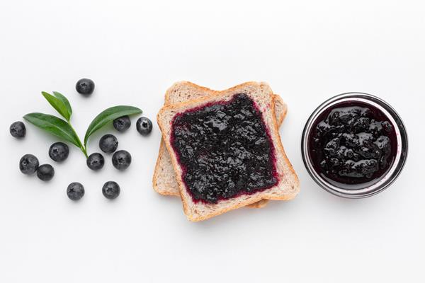 above view tasty jam on bread - Черника протёртая с сахаром