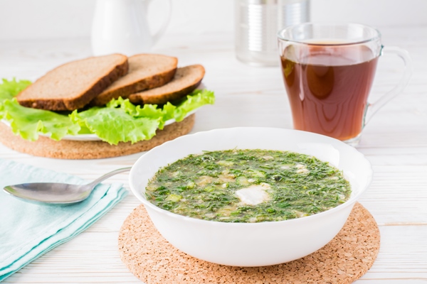 cold soup with vegetables and herbs dressed with bread kvass - Сорта квасов