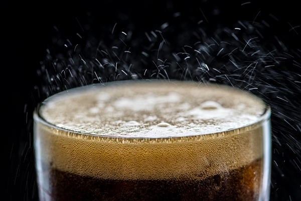 fizzy cola drink macro shot - Шипучий квас