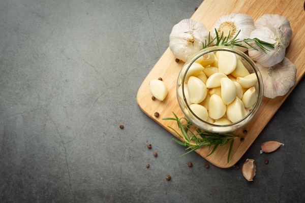 garlic oil for treatment - Солёные вешенки (горячий посол)