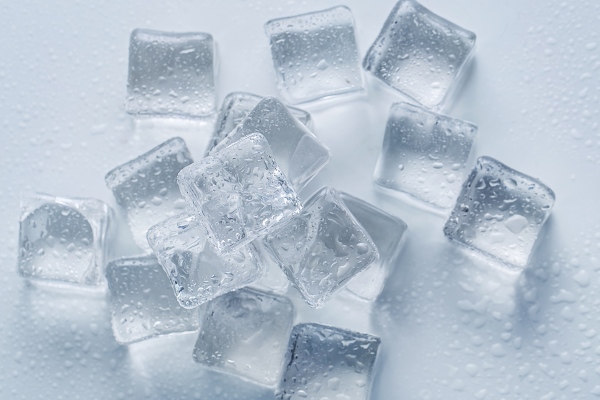 ice cubes on the table - Окрошка со сливами
