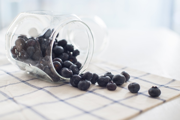 jar with blueberries - Черника или голубика натуральная  