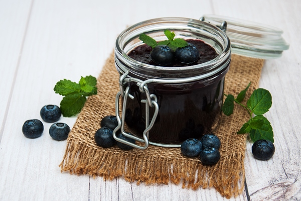 jar with blueberry jam 2 - Черника или голубика натуральная  
