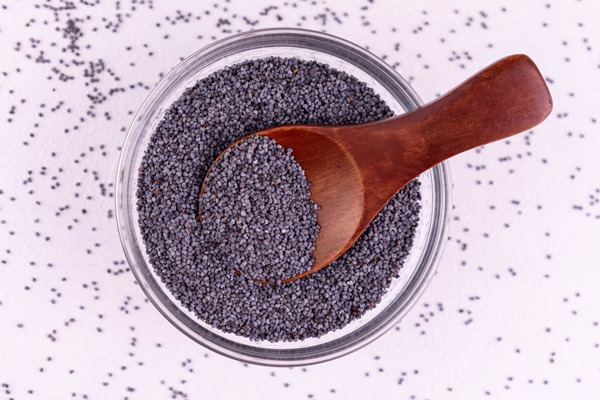 poppy seeds in a plate on a white background flat lay - Сочиво "богатое"