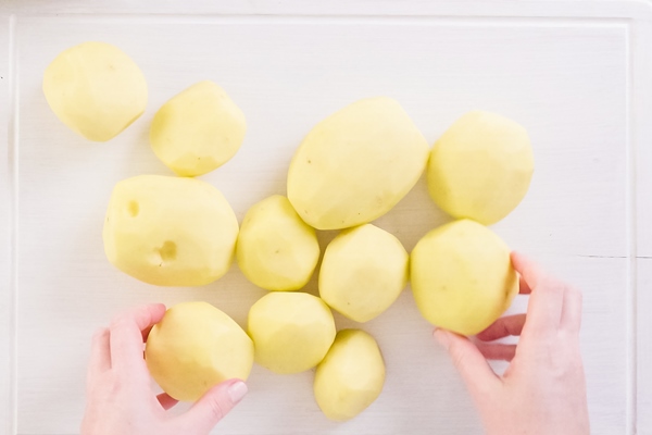 step by step slicing yukon gold potatoes for classic mashed potatoes - Драники с шампиньонами