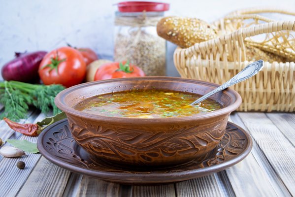 traditional georgian kharcho soup with meat and rice - Суп рисовый с овощами