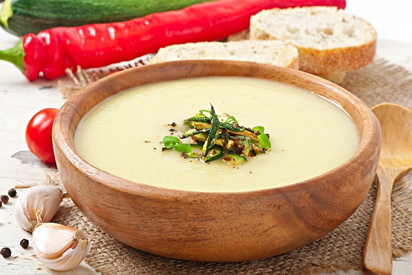 zucchini cream soup with garlic and chilli - Квас белый окрошечный