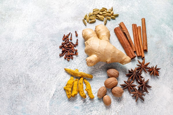 assortment of winter spices 2 - Яблочно-имбирный чатни