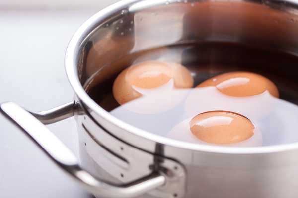 pot with eggs 1 - Варёные яйца вкрутую