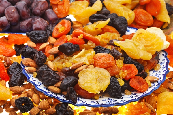 sweet dried fruits - Узвар из кураги и изюма