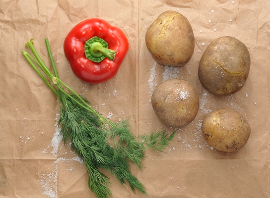 boiled potatoes in their skins with parsley 2 - Картошка с зеленью и томатом, постный стол