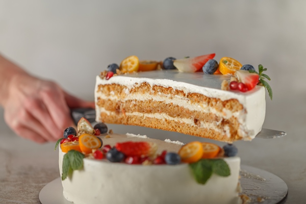 carrotorange cake for diabetics decorated with fresh fruit and mint - Постный морковный торт