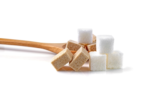 cubes of sugar cane brown and white isolated on white background - Постный суп-крем из свёклы с гренками