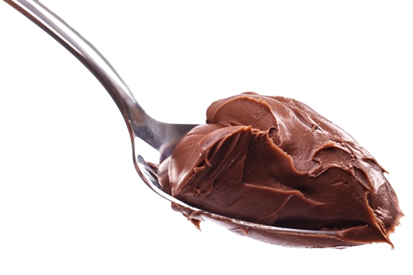delicious chocolate cream on a spoon - Постный торт "Прага"