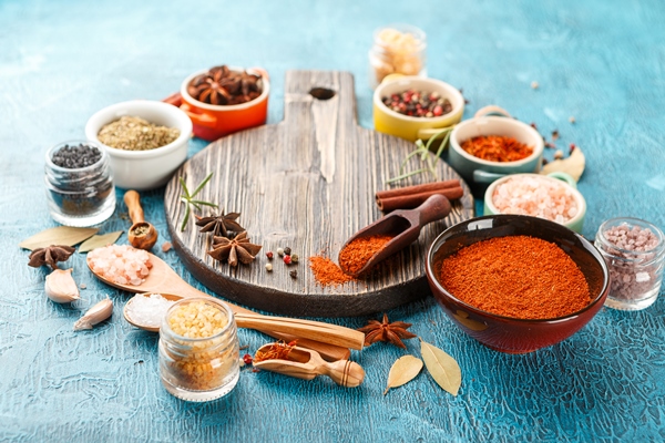 dry colorful spices and condiments - Пряный рис с креветками, постный стол