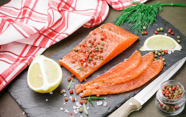 gourmet sliced salted salmon - Кета малосольная домашняя