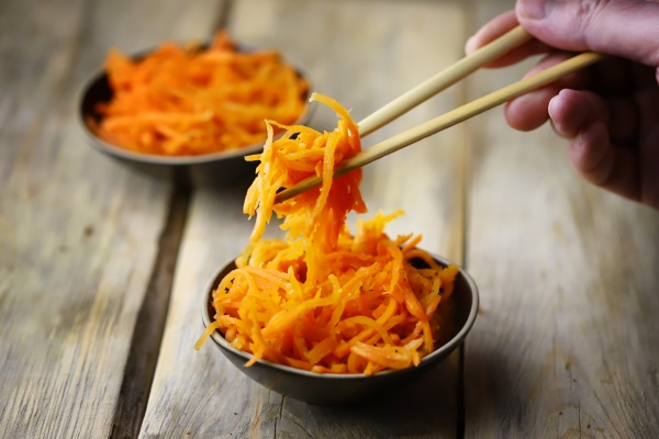 korean carrot salad with chopsticks - Лаваш с фасолью