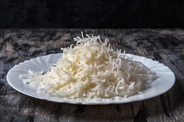 plate with grated daikon lined with a slide - Основы сухоядения