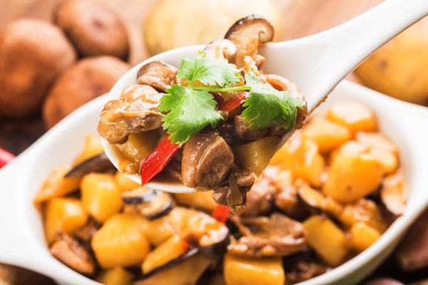 stewed chicken with potato and mushroom - Карри с грибами и картофелем, постный стол
