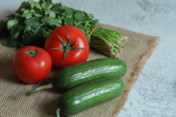 tomatoes cucumbers and parsley on brown cloth - Тарталетки "Ёлочки"