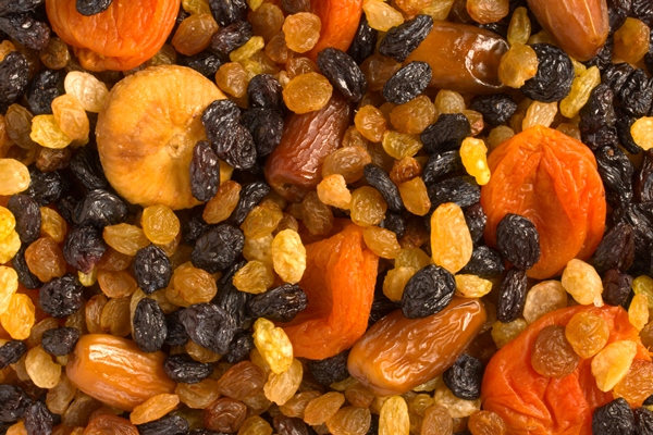 various dried fruits close up - Голландские пончики (oliebollen)
