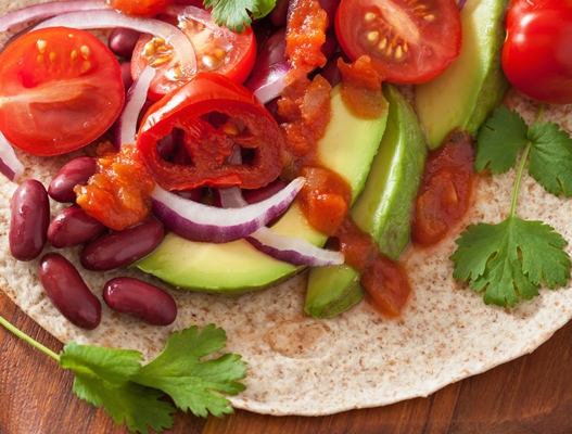 vegan taco with vegetable kidey beans and salsa - Постные тако с фасолью и овощами