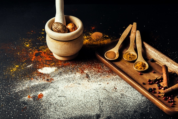 oriental spices and nutmeg - Гранатовый безалкогольный глинтвейн с яблоком