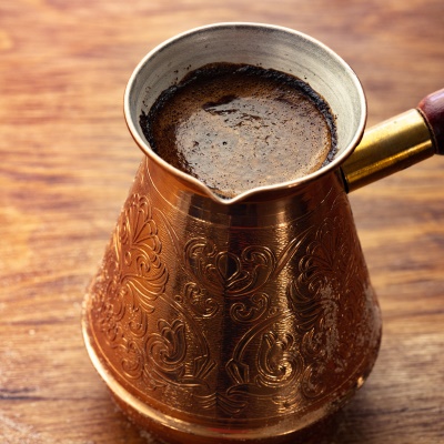 Кофе с сахаром и солью в турке