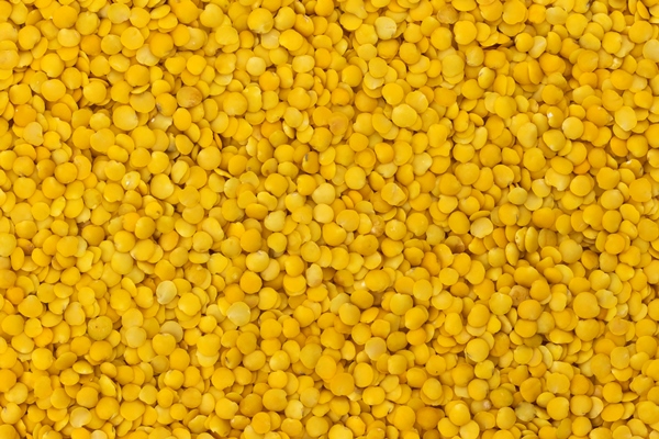 yellow lentils grain - Гороховый суп с копчёностями