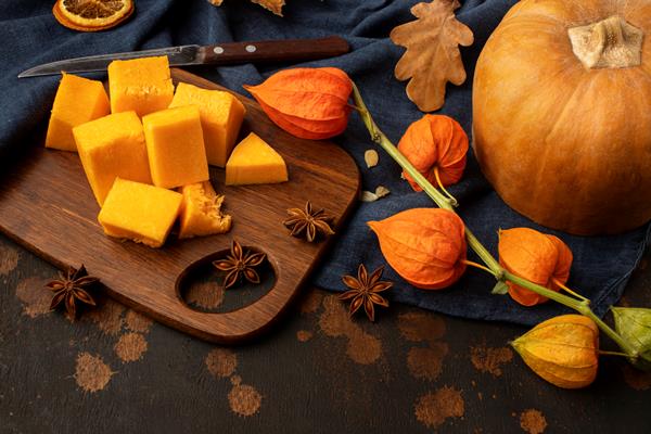 autumn food slices of pumpkin high view - Пшённая молочная каша с тыквой