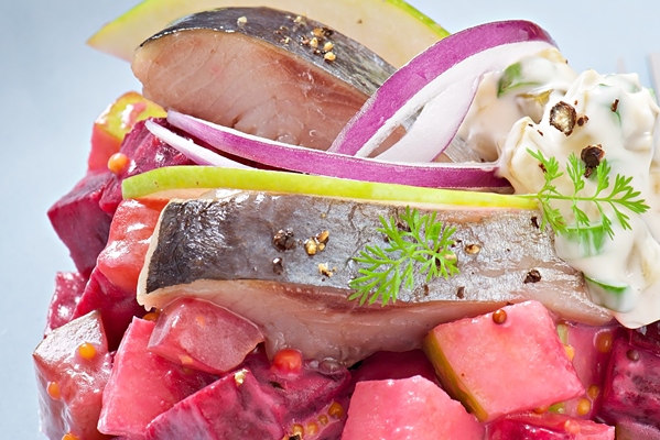 herring salad with sour cream sauce - Салат из сельди