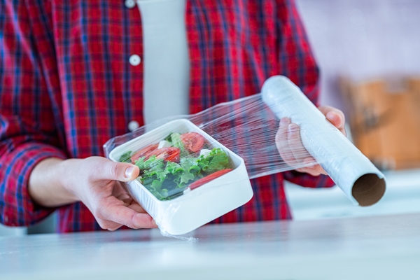 using food polyethylene plastic film for food storage in fridge at home - Правила приготовления салатов