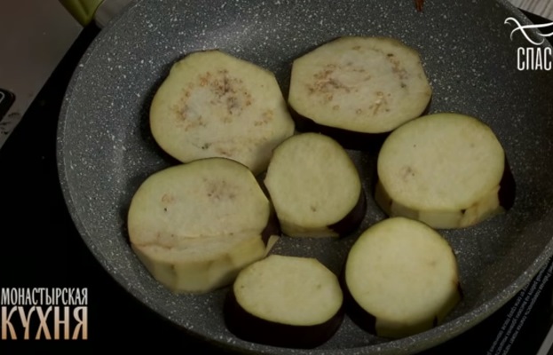 2021 10 01 008 - Монастырская кухня: греческая овощная мусака, пудинг из риса с яблоками