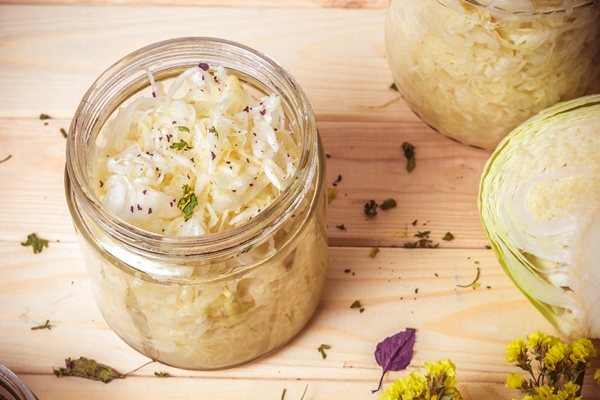 bank of sauerkraut 1 - Монастырская кухня: перловка с квашеной капустой и яблочный рулет
