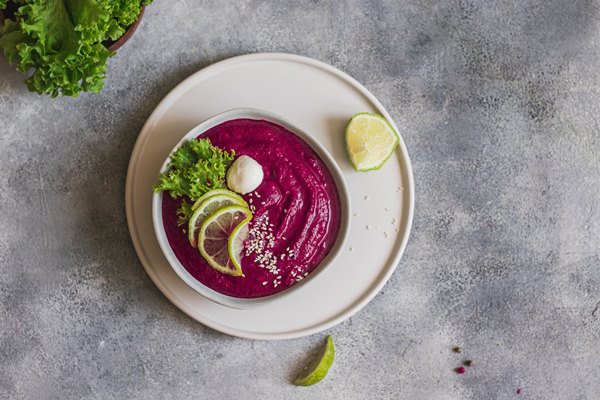 beetroot cream soup with coconut milk celery mozzarella and lime served 1 - "Борщ" без варки