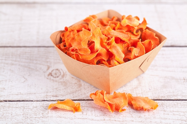 dried dehydrated carrot chips delicious organic eco friendly snack for the whole family healthy eating concept - Крем-суп из цветной капусты без варки